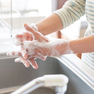 食中毒に注意！梅雨から夏にかけて増える食中毒には手洗いで対策